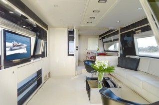 Motor Yacht Stinray M -  Main Salon